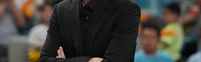 开云app下载入口-杨鸣：不敢说建立王朝 但这次夺冠的压力最大