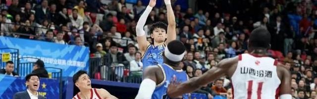 开云Kering下载-CBA｜曾凡博腰部旧伤复发 归期待定